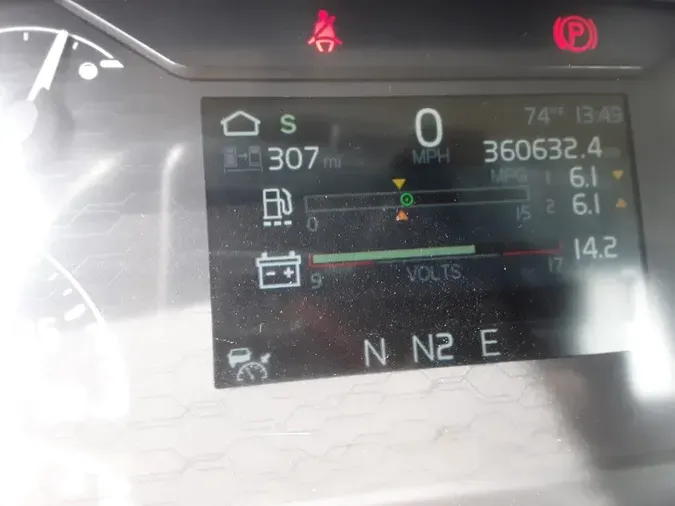 2020 VOLVO VNL64T-300
