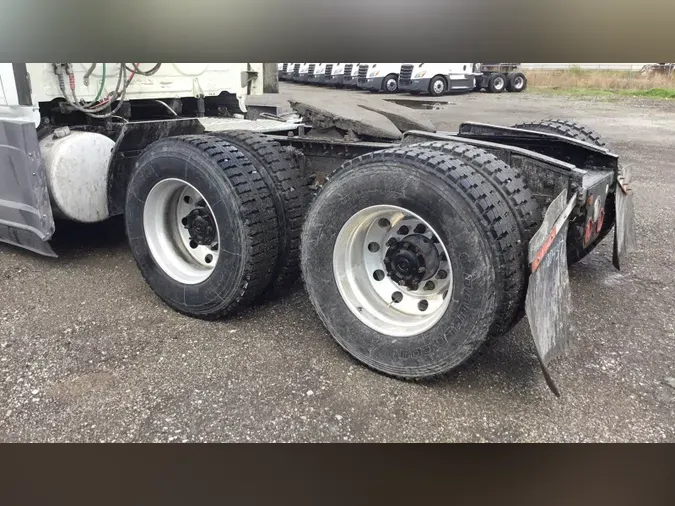 2021 Freightliner Cascadia 126