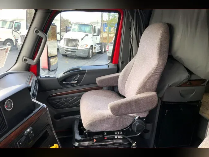 2023 INT LT625 6X432eeaeedd898362a3bdf94f6a10a248b