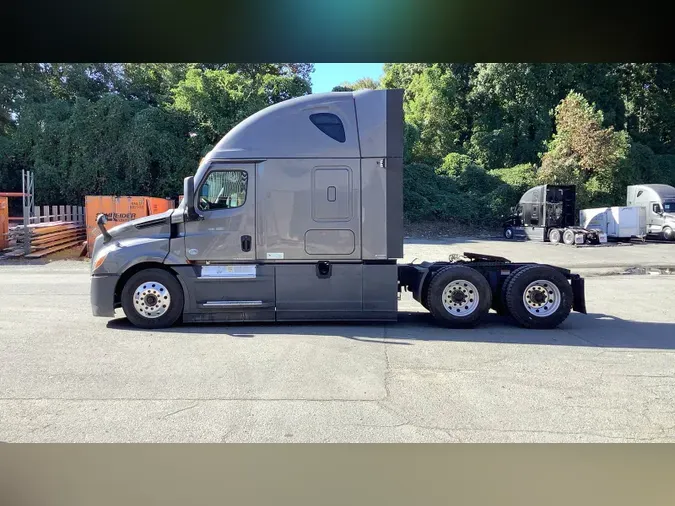 2022 Freightliner Cascadia 126