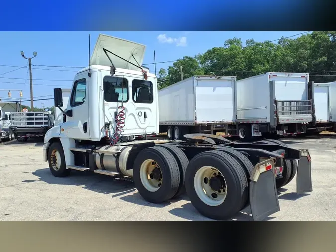 2020 FREIGHTLINER/MERCEDES CASCADIA 12532f4b7f00390f423bc9af4040f83303f