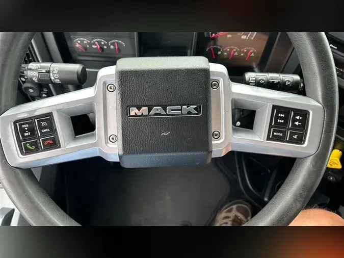 2023 MACK AN64T