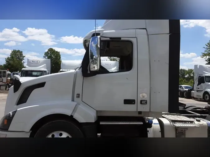 2016 Volvo VNL300