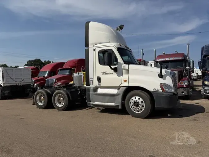 2016 FREIGHTLINER CASCADIA 12532fc28aa5d522331f695c8e954300b26