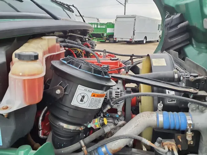2018 FREIGHTLINER M2 106
