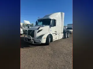 2019 VOLVO VNR64T-640