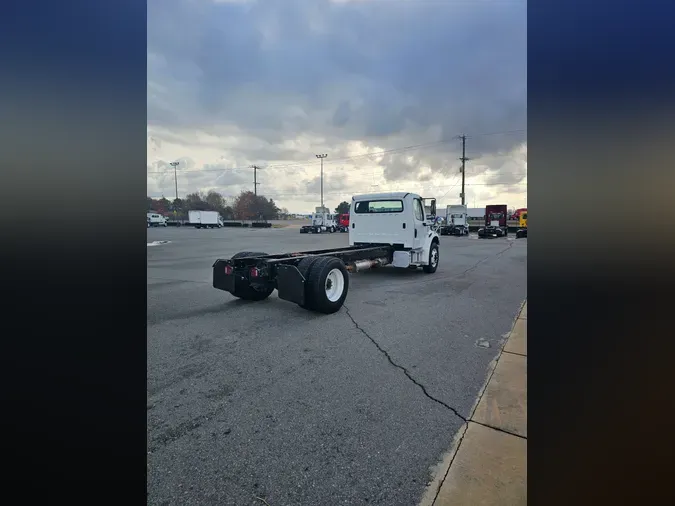 2017 FREIGHTLINER/MERCEDES M2 106