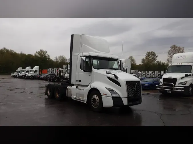 2019 Volvo VNL300