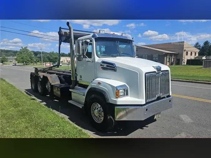 2019 WESTERN STAR 4700