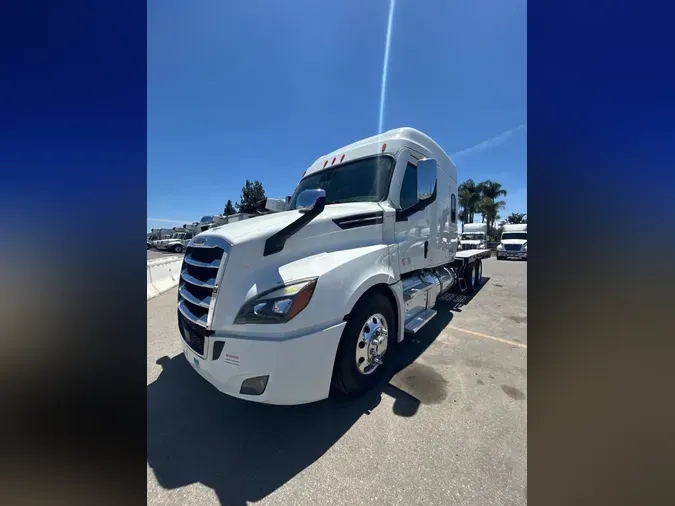 2020 FREIGHTLINER NEW CASCADIA 126