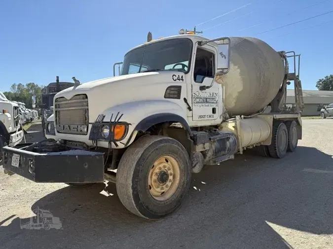 2003 MACK GRANITE CV713