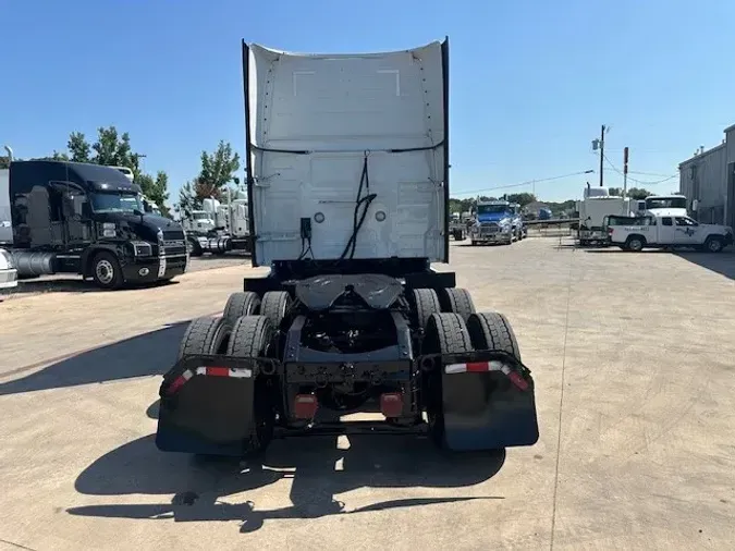 2023 VOLVO VNL64T860