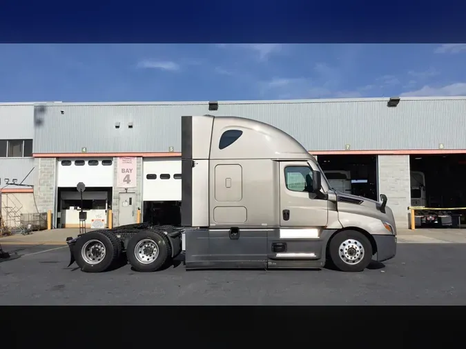 2024 Freightliner Cascadia 126