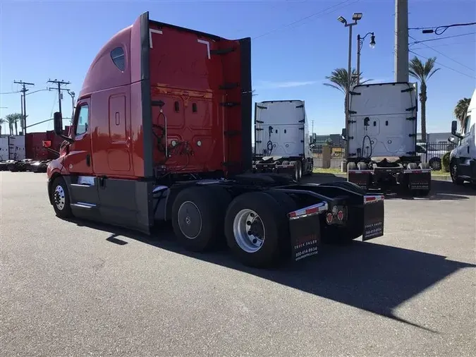 2021 FREIGHTLINER CA126