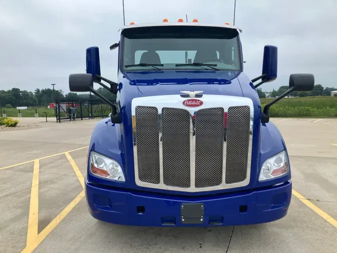 2022 Peterbilt 579