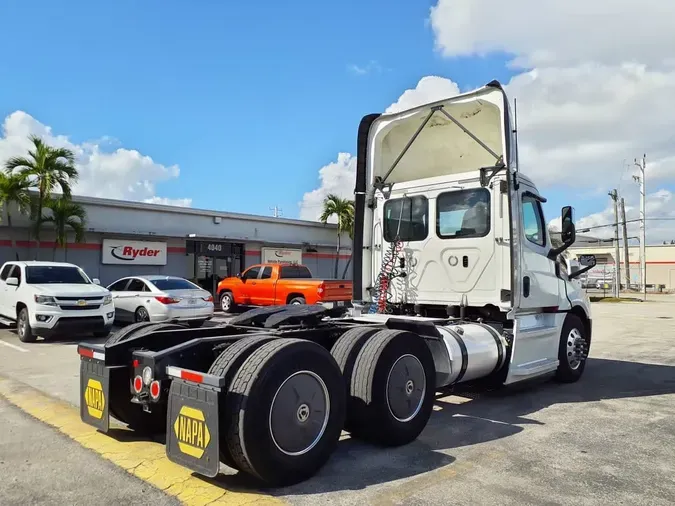 2018 FREIGHTLINER/MERCEDES NEW CASCADIA PX12664