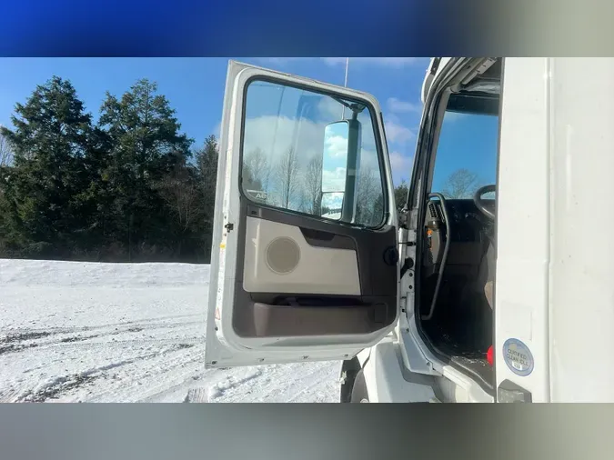 2018 Volvo VNL300