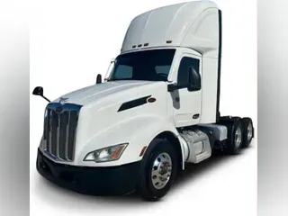 2022 Peterbilt 579