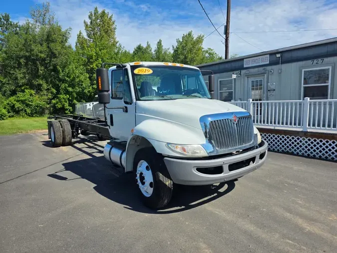 2019 NAVISTAR INTERNATIONAL 4300