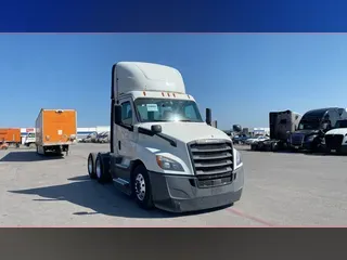 2020 Freightliner Cascadia 126