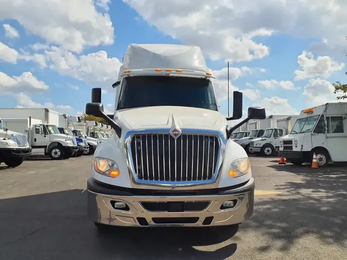 2019 NAVISTAR INTERNATIONAL LT625 SLPR CAB