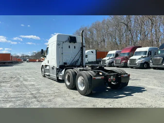 2022 Freightliner Cascadia 126