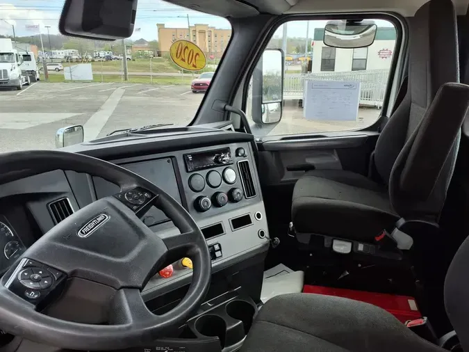 2020 FREIGHTLINER/MERCEDES NEW CASCADIA 116331b47874baf9cf3a4e065083bbf9eb3