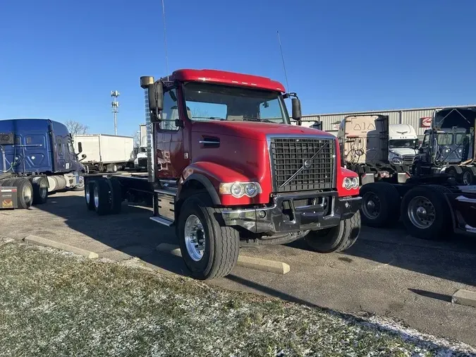 2018 Volvo VHD64B200