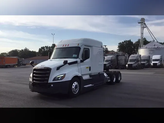 2022 Freightliner Cascadia 126331fd8a419dea1279ac301c1a98c5142