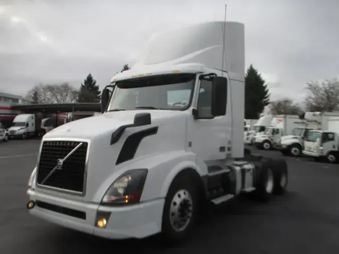 2017 VOLVO VNL64T33258eed8926a22e1c8c4589f24ce432