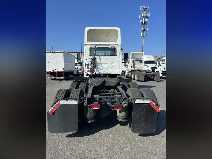 2019 NAVISTAR INTERNATIONAL LT625 DAYCAB T/A
