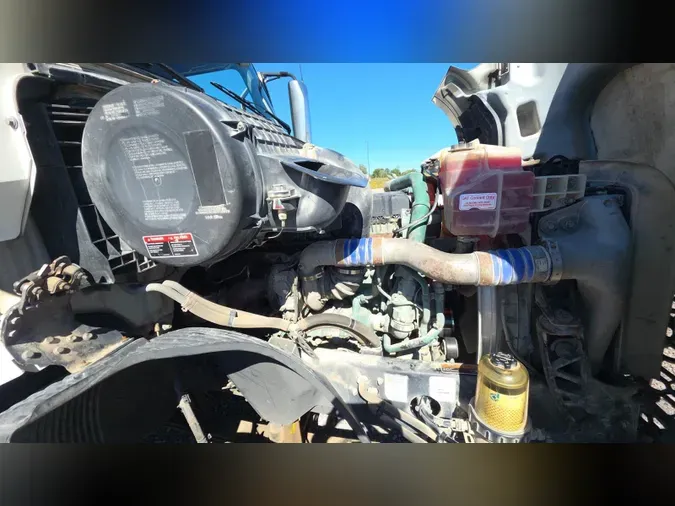 2019 Volvo VNL300