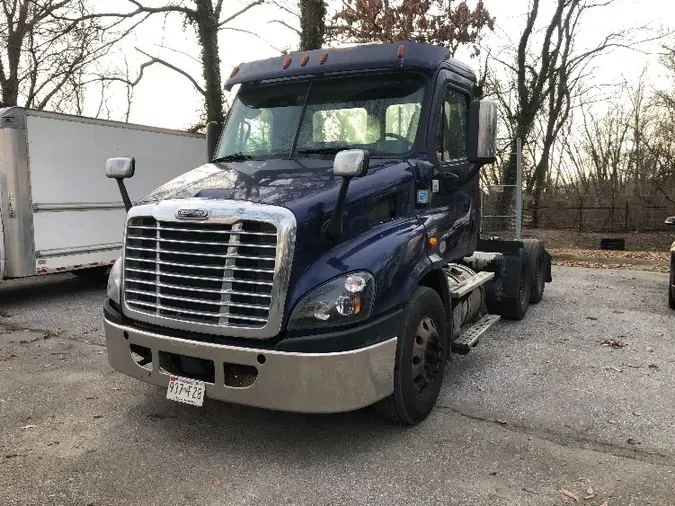 2016 Freightliner X11364ST