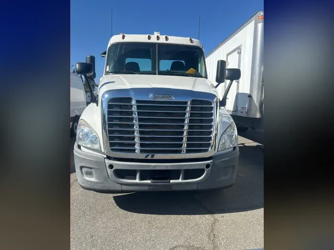 2017 FREIGHTLINER/MERCEDES CASCADIA 125