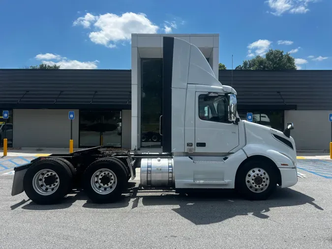 2018 Volvo VNL64T300