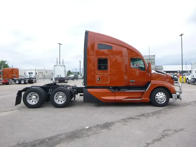 2024 Kenworth T68033378c739bbea007fdb4153a1e4a68e9