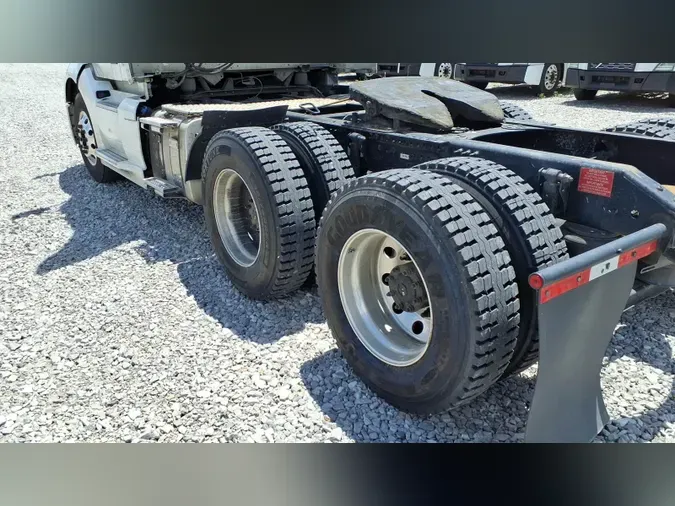 2020 Volvo VNL300