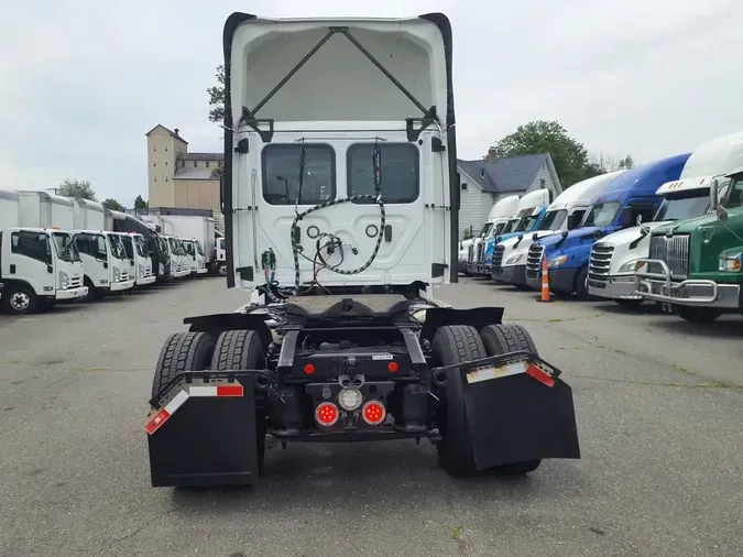 2019 FREIGHTLINER NEW CASCADIA 126