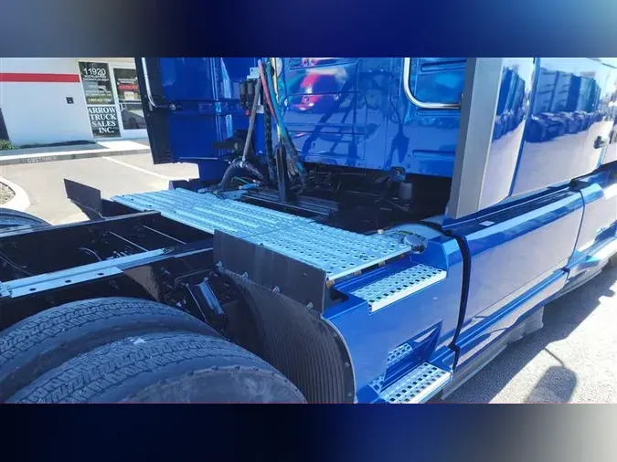 2022 VOLVO VNL760333a22b8bff4cc5bfe80f5aebb909b64