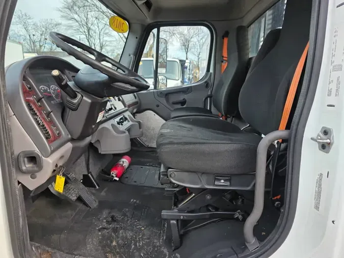 2018 FREIGHTLINER/MERCEDES M2 106