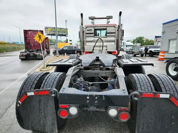 2013 PETERBILT 388
