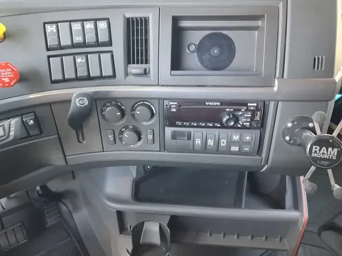 2021 VOLVO VNL64T-760333cc1526faa351cd0462543fba693d7