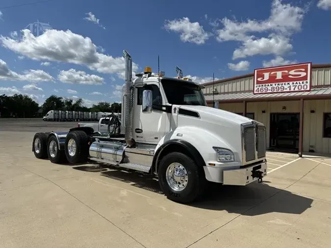 2022 KENWORTH T880