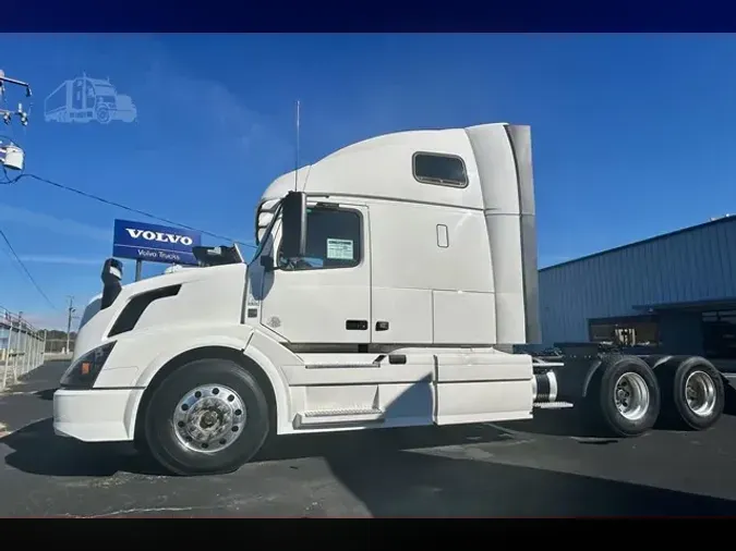 2018 VOLVO VNL64T670