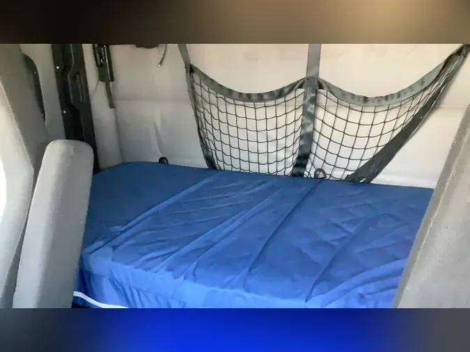 2021 Freightliner Cascadia 126