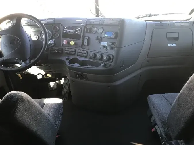 2019 Freightliner X12564ST