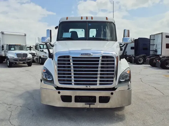 2020 FREIGHTLINER CASCADIA 125
