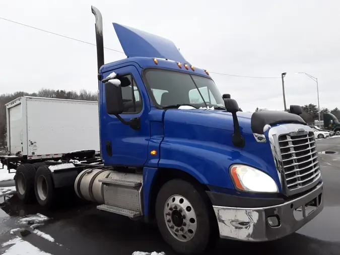 2017 FREIGHTLINER/MERCEDES CASCADIA 125