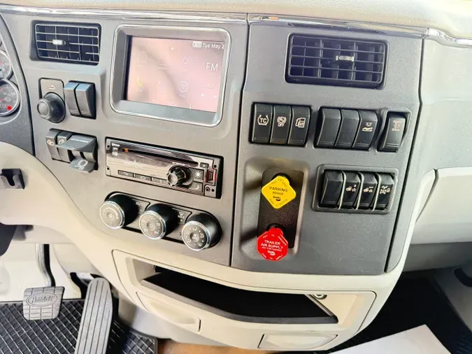 2022 Peterbilt 579