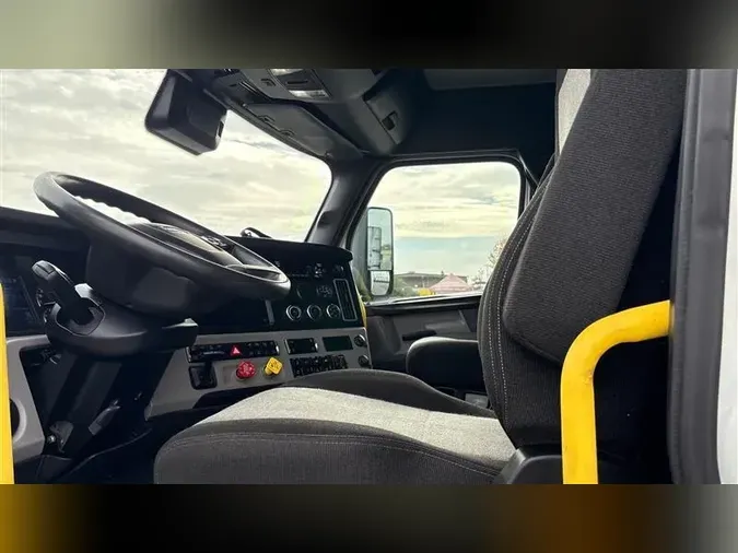 2021 FREIGHTLINER CA126